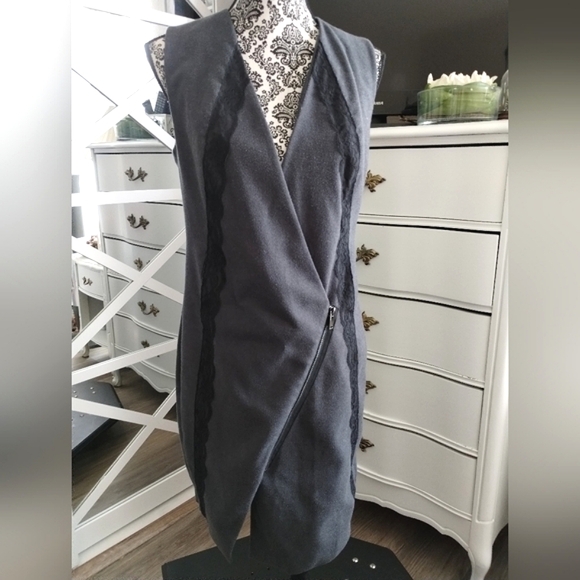 Modern Retro Gray Asymmetrical 80s Vibe zip Dress with Lace Trim - Picture 9 of 15